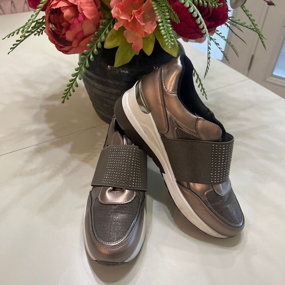 Ninety Union Women's South Beach Wedge Sneakers Shoes Metallic Pewter Size 9